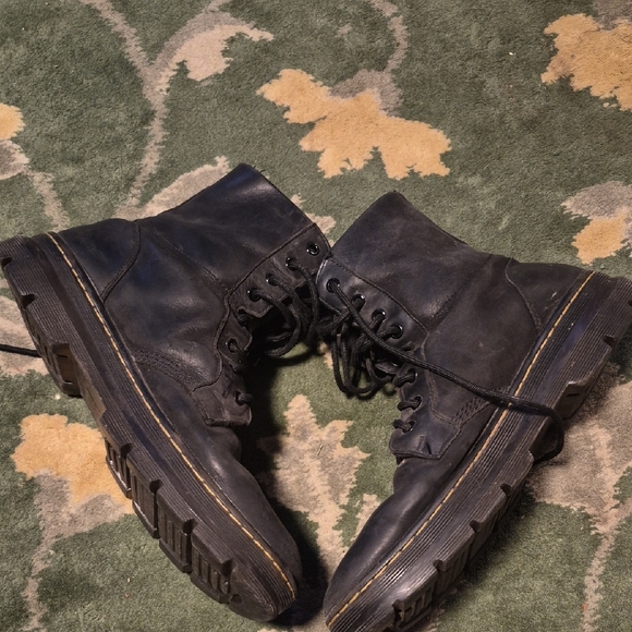Dr. Martens Black Leather Men's Boots - Picture 12 of 16
